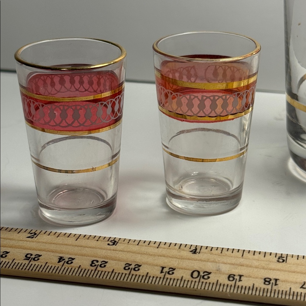 Vintage MCM Pink and Gold Glass decanter shot glass Set of 4 - Picture 2 of 5
